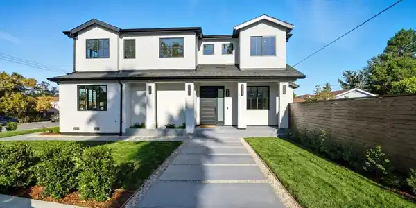 2001 La Salle Drive