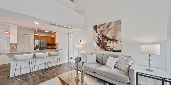 1400 El Camino Real