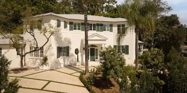 31 Oakmont Drive