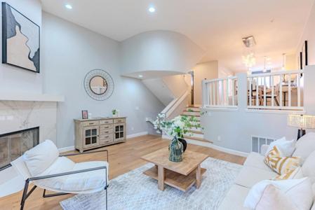 992 Alpine Terrace