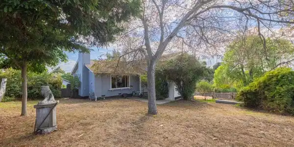 9832 Clover Trail