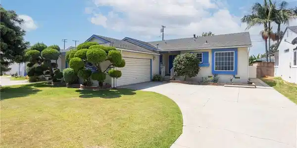 1921 North Hidden Lane