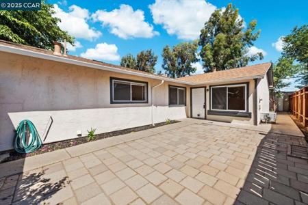 113 E Trident Dr