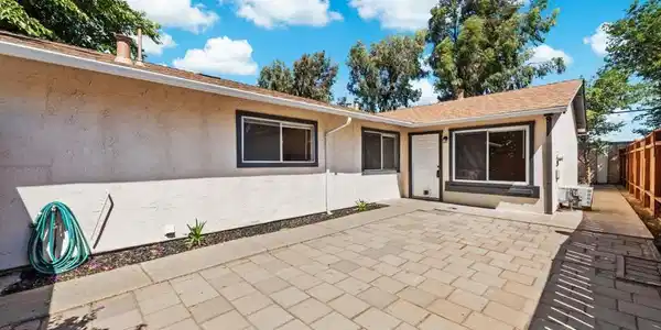 113 E Trident Dr