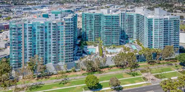 13700 Marina Pointe Drive