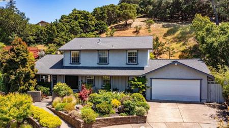 11 Oak Tree Court