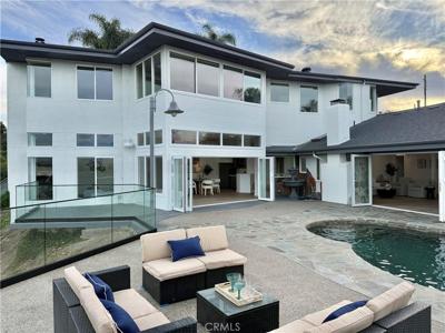 716 Avenida Columbo