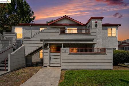 6 Lancaster Cir