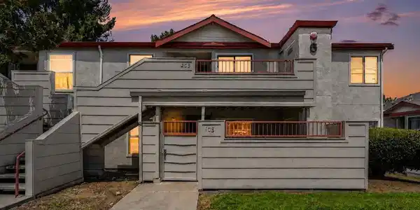 6 Lancaster Cir