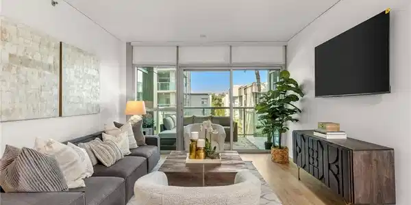 13650 Marina Pointe Drive