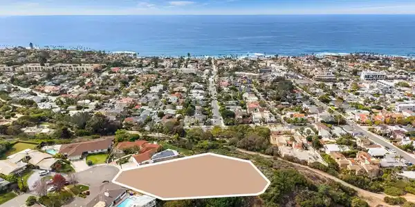 6591 Avenida Wilfredo