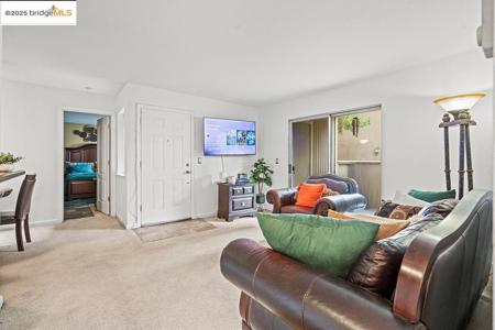 3413 Foxtail Ter