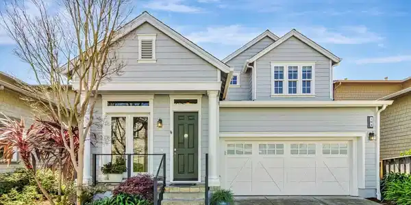 104 Seacliff Court