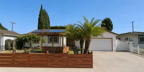 6442 Sunside