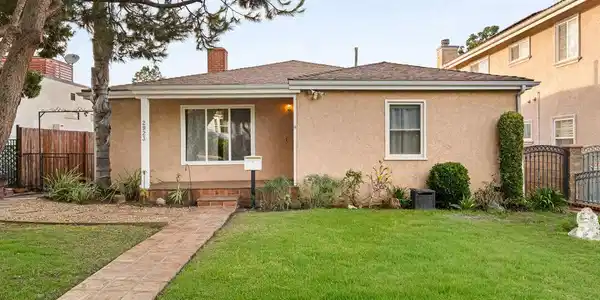 2923 Urban Avenue