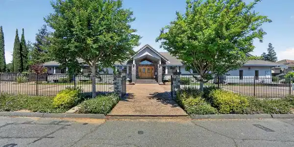 139 Loren Ln