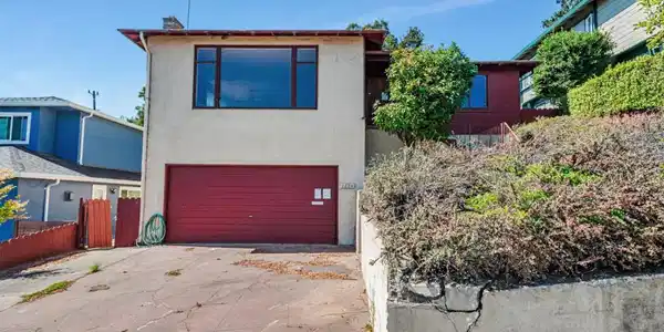 2224 Ensenada Way