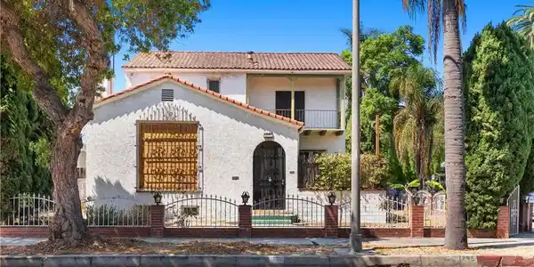 795 Gladys Avenue