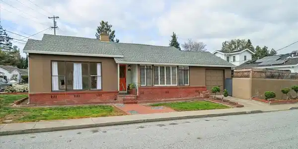 1180 Rosewood Avenue