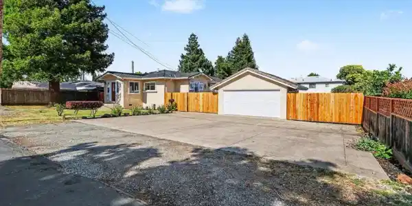 1244 Veale Ave