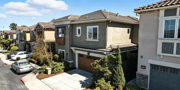 830 Skycrest Drive