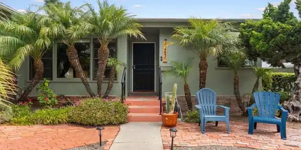 4262 Santa Cruz