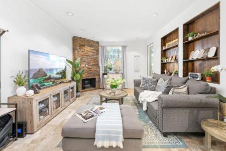 12366 Carmel Country Rd