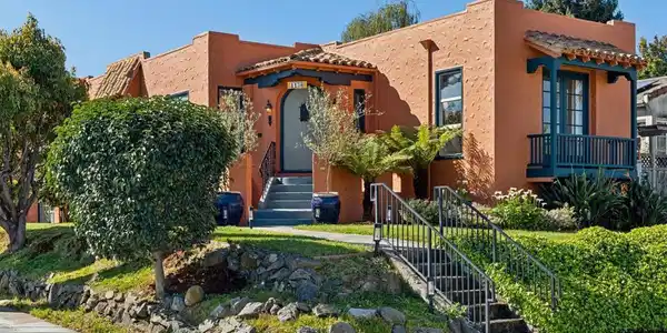 1136 Marin Ave