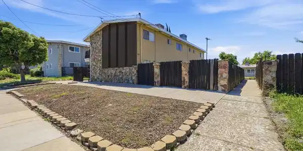 3513 Fairview