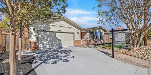 4737 Deadwood Drive