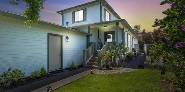 3145 Marina Drive