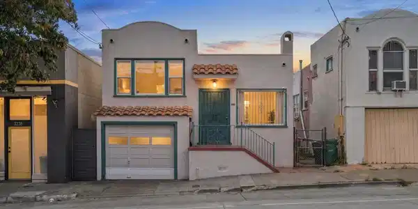3229 Macarthur Blvd