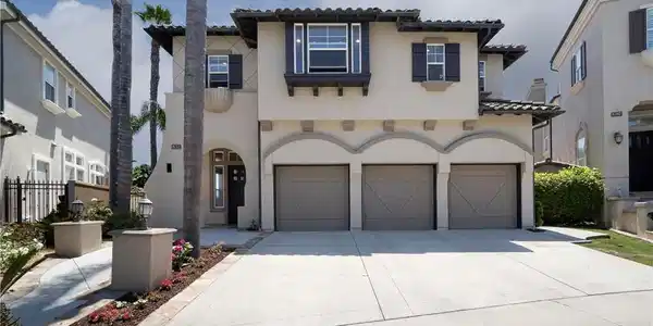 5712 Ocean Vista Drive