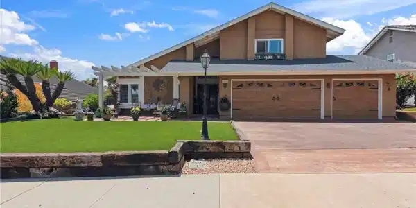 1355 Knoll Drive