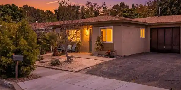 4431 Avenida Del Gado