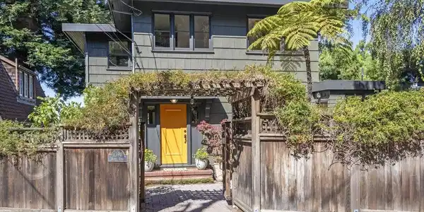 1398 Scenic Ave