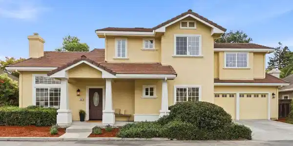 105 Glen Alpine Court