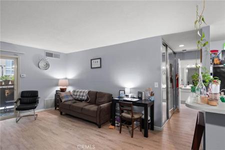 1625 Hotel S