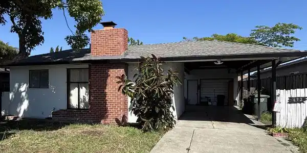 692 Borregas Ave