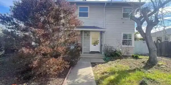 318 Cypress St