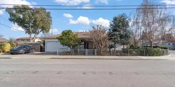 4714 Balboa Way