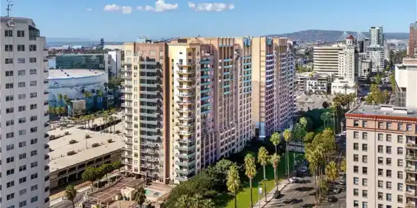 488 E Ocean Boulevard