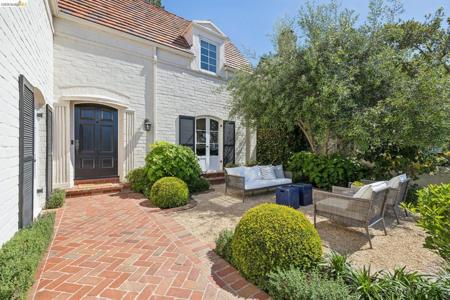 126 Woodland Way