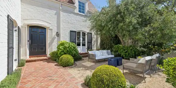 126 Woodland Way