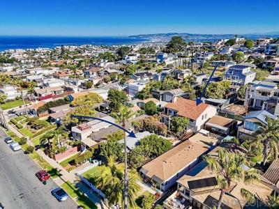 4562 Pescadero Ave.