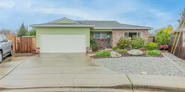 15239 Laverne Ct