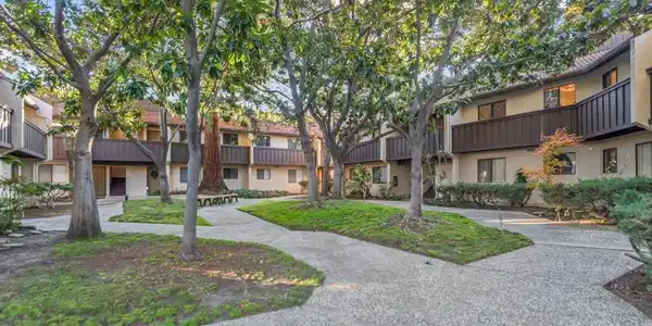 999 W Evelyn Terrace