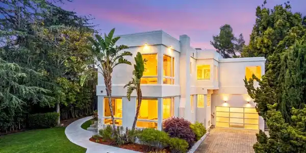 2912 Hillside Drive
