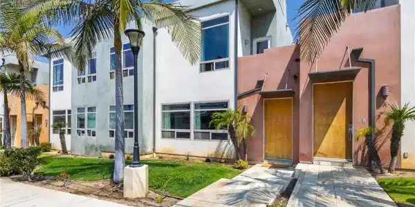 1225 E Grand Avenue
