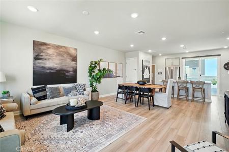 1425 W Sunrise Lane